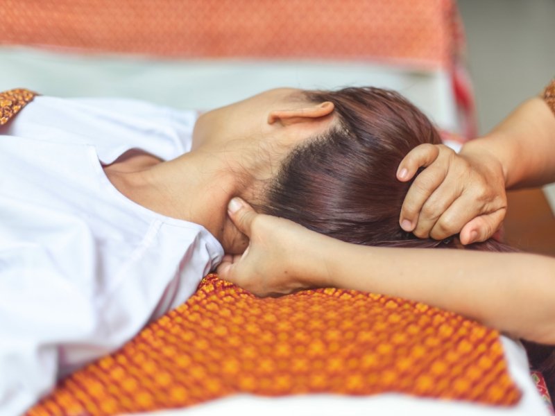 massagens para aliviar dor de cabeça​