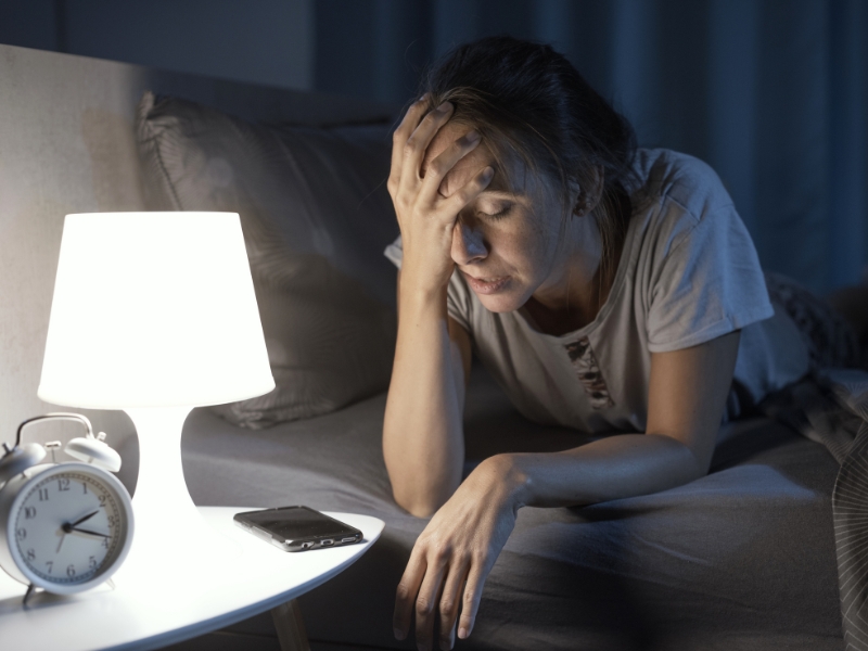 dor de cabeça de madrugada e motivos
