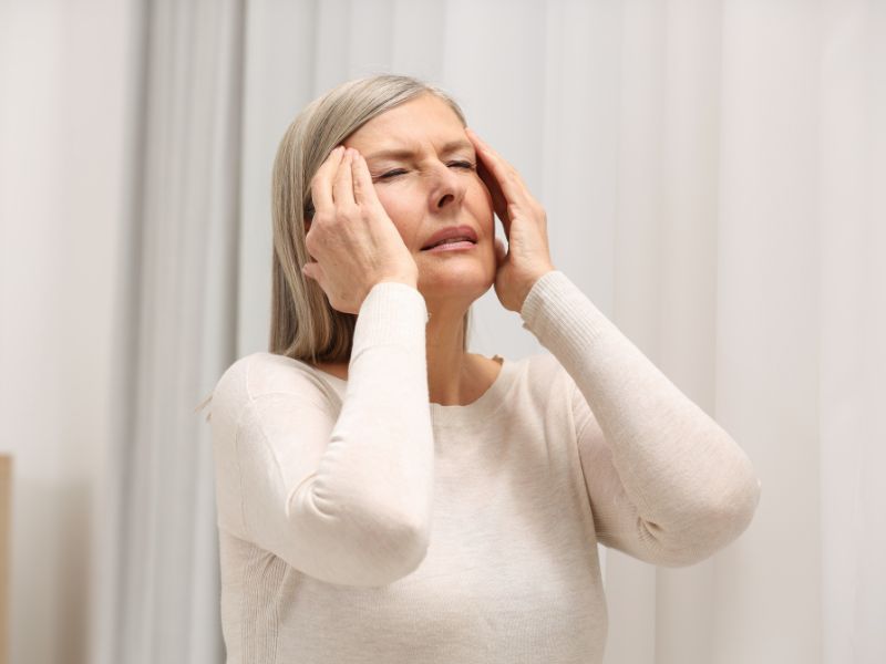 dor de cabeça depois de comer algo​